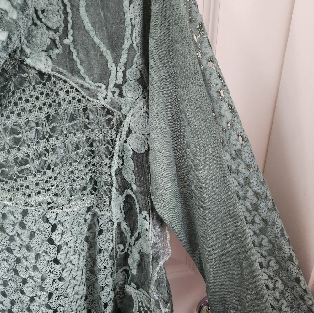 Textured Tunic - Picture 3 of 6